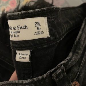 Abercrombie Curve Love Black Ultra High Rise 90’s Straight Leg Jean